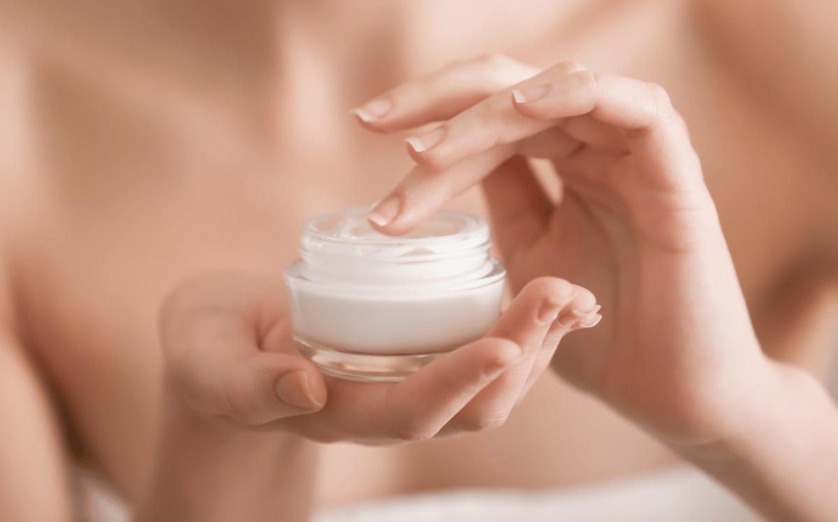 With ingredients that improve elasticity and firmness, the Epicutis line targets fine lines, wrinkles, and sagging skin to promote a more youthful, revitalized appearance.