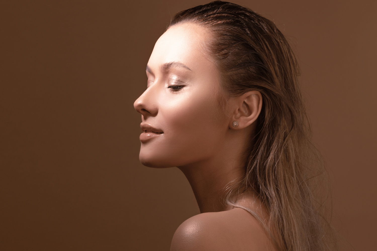 Reduces fine lines, wrinkles, and enlarged pores