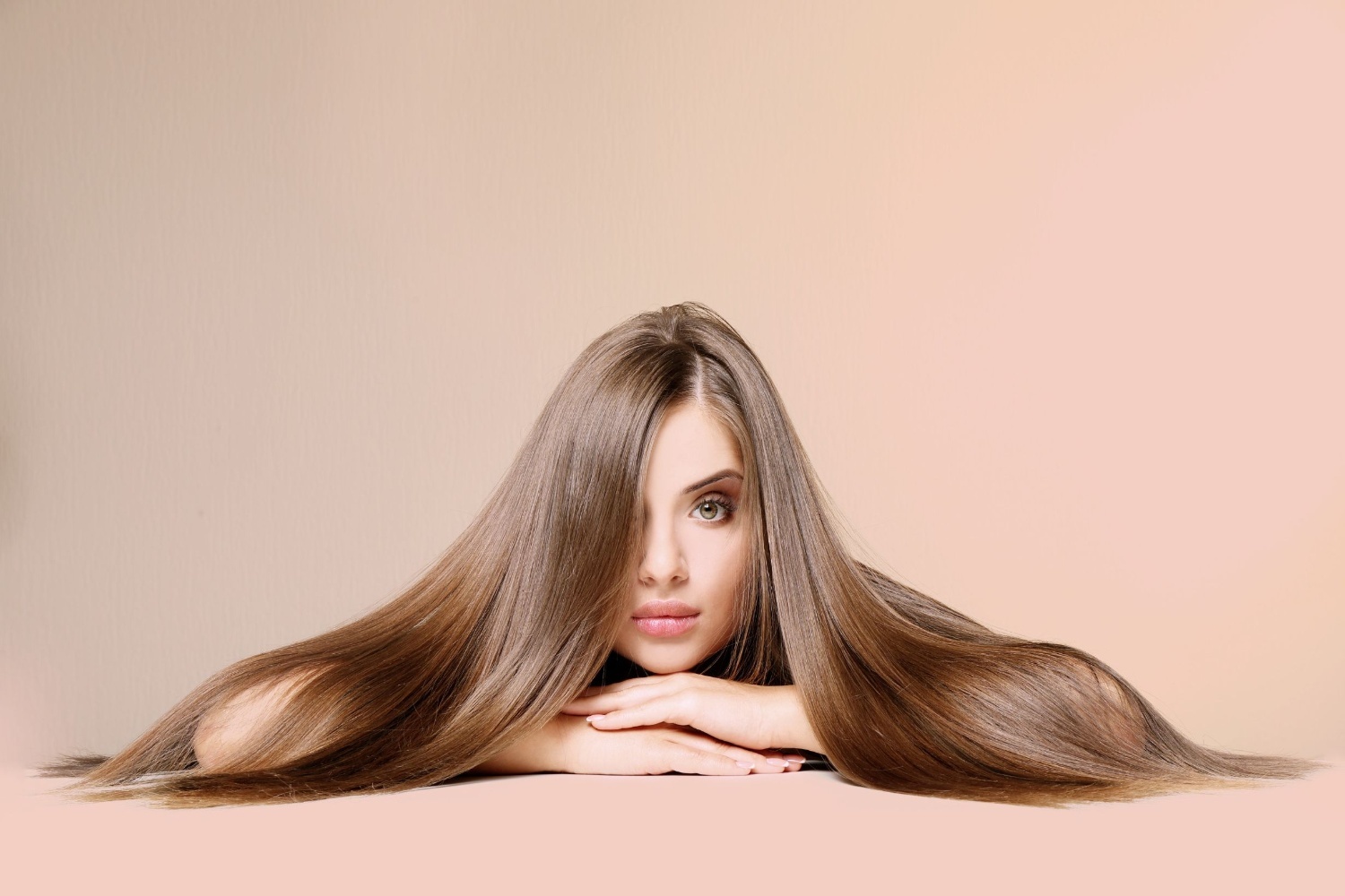 Supports hair density and fullness by nourishing follicles from within.